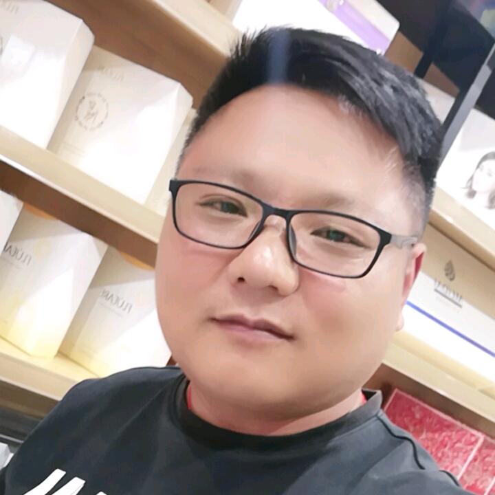 八零后:☞黑哥☜