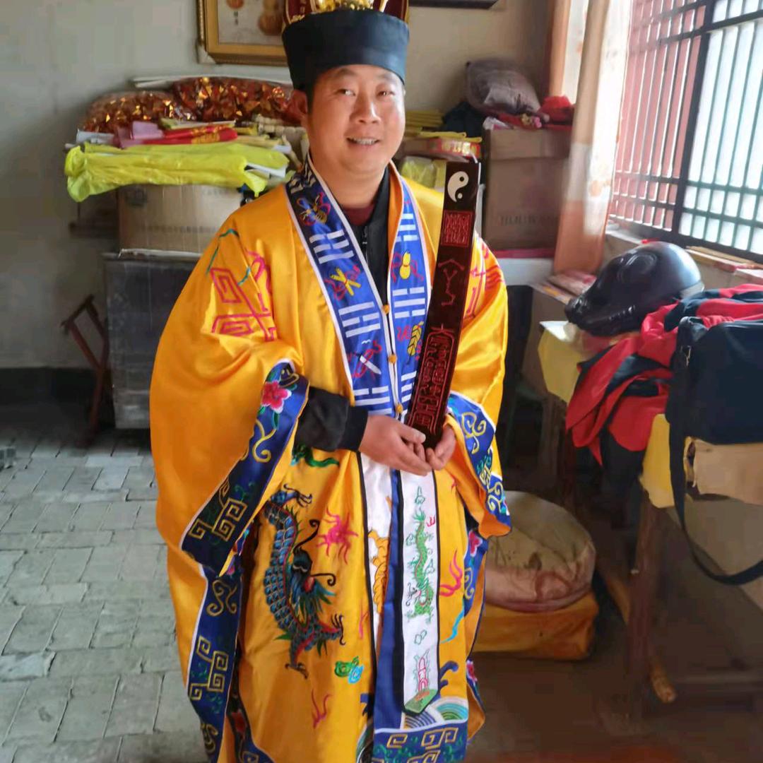 天一堂主商居士