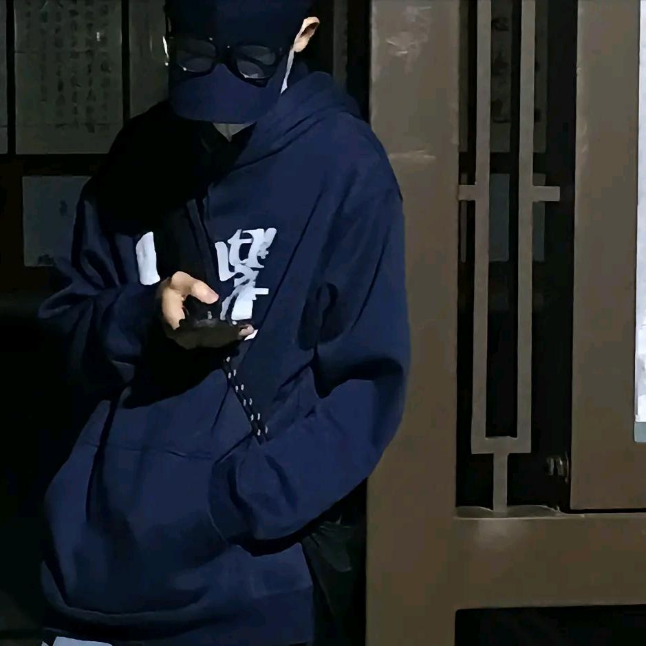 阴暗井盖杀手