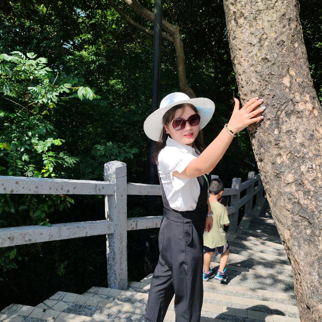 小狐狸-国重钢材