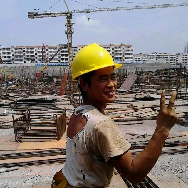 蛟龙在工地