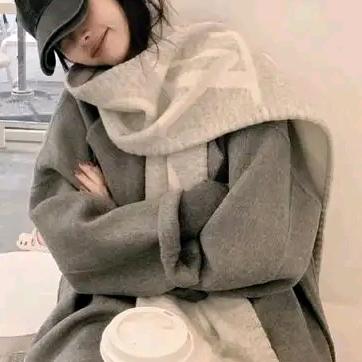 ￴ L H 轻奢女装