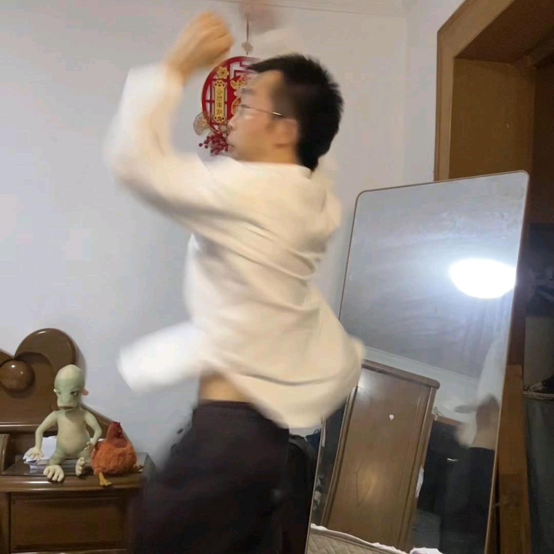 一马当先.