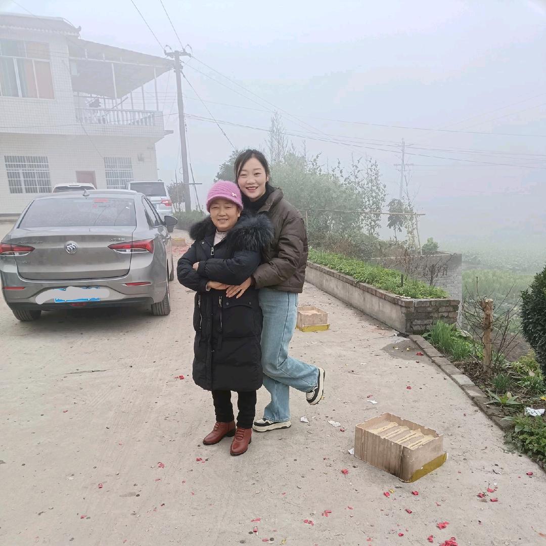 @ℋღ᭄四川🍒妹子💞࿐: ໑ຼₒ₂₅