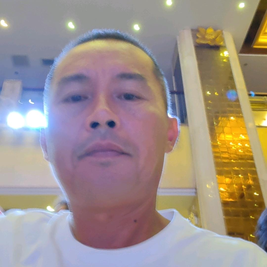 左手族，海南龙趸