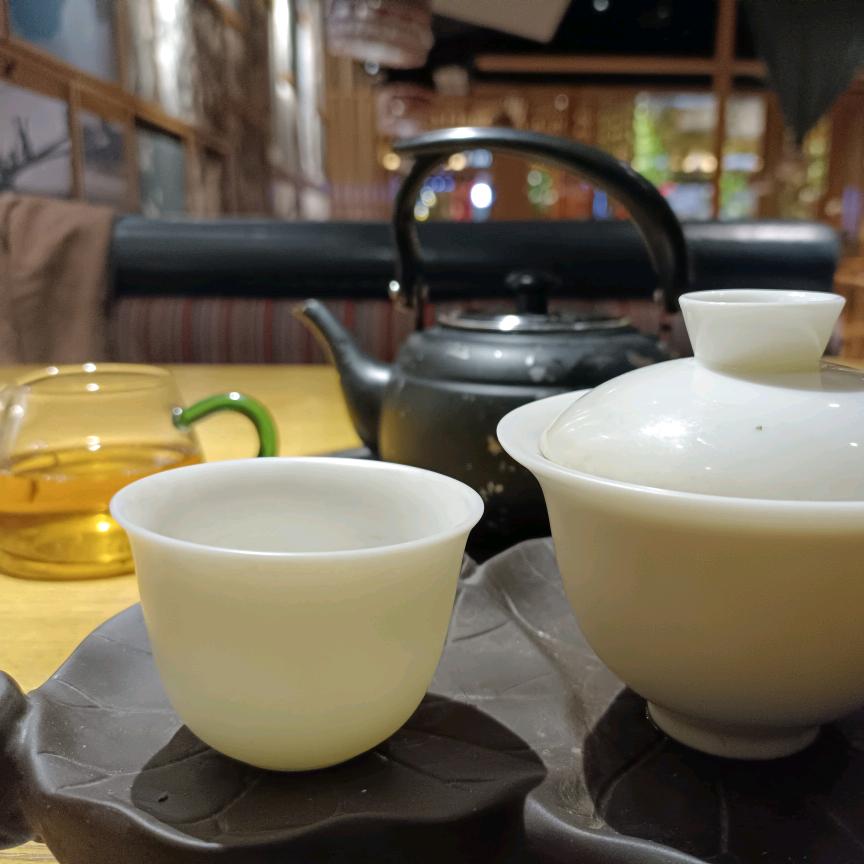 轻舟在过山