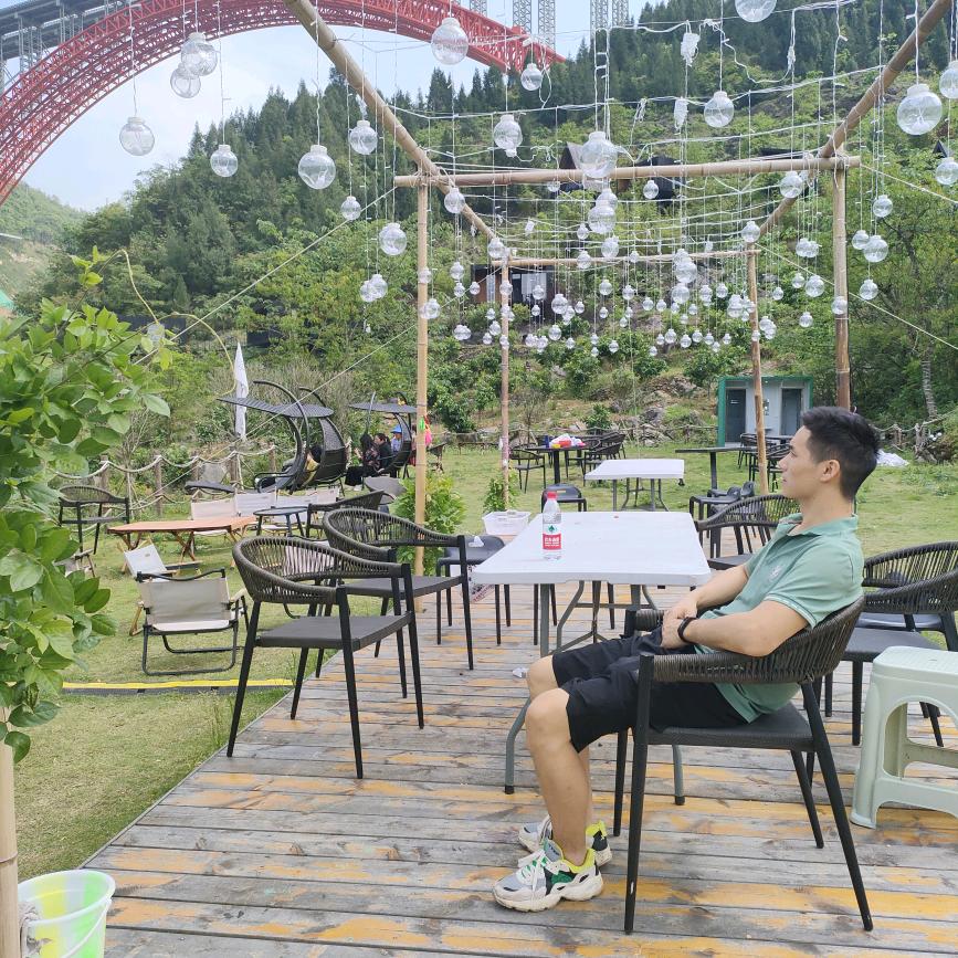宇  乐  爸 爸