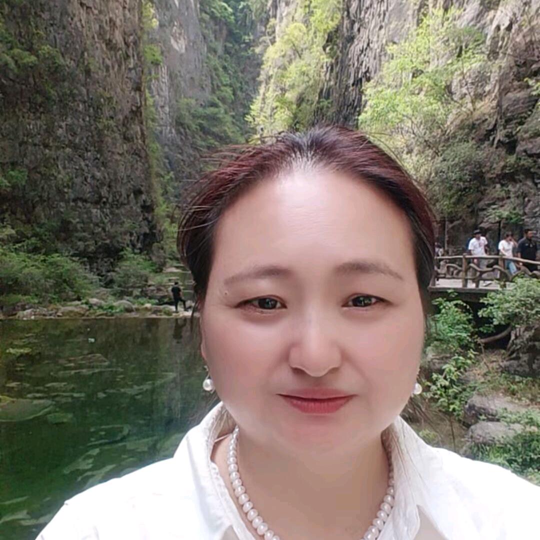 孔姐爱唱戏
