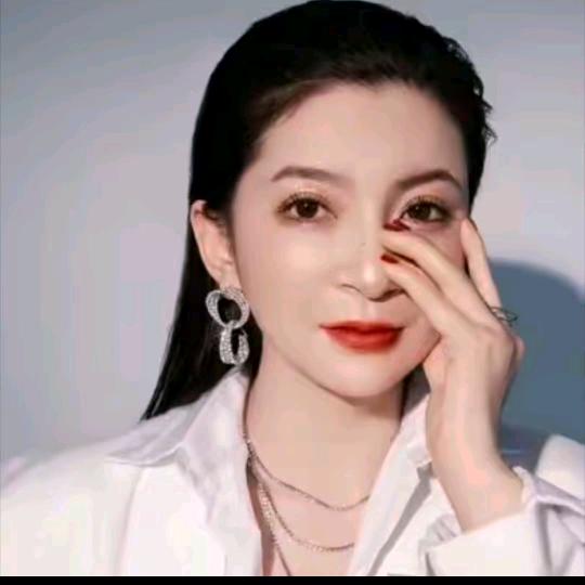 菲爷驾到（爆款穿搭）