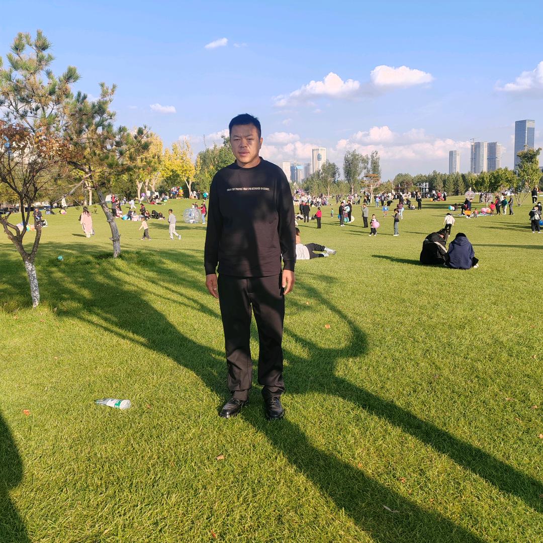 批发沙子水泥红砖砌块石料大碳