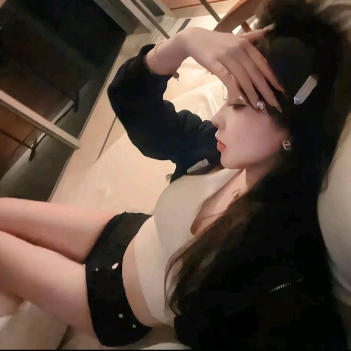 蝴蝶总在空中飞