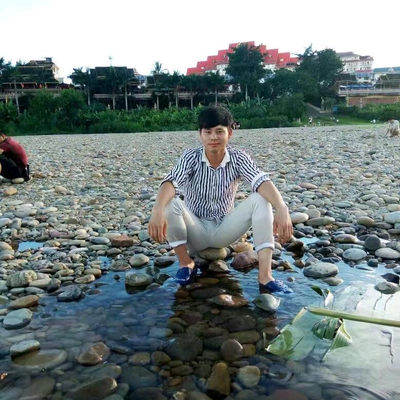 得意<(￣︶￣)>杨杨