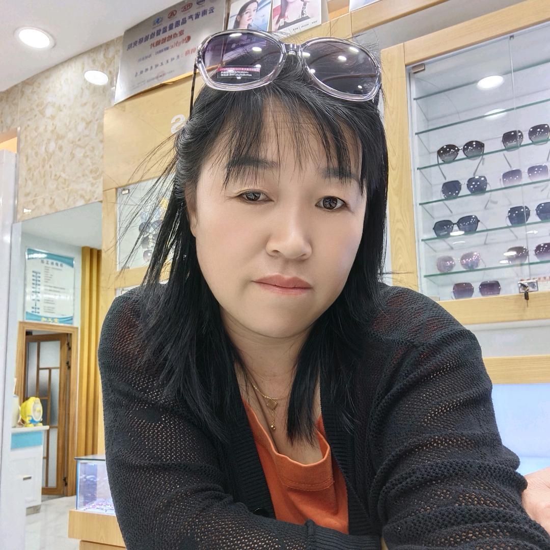 敏敏。聊天开心主播