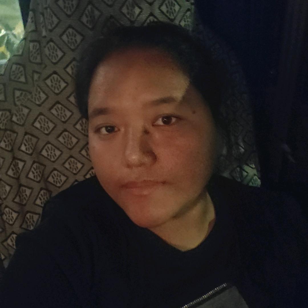 黑不溜秋