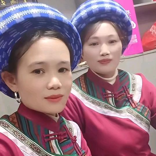 为你伤心看月亮