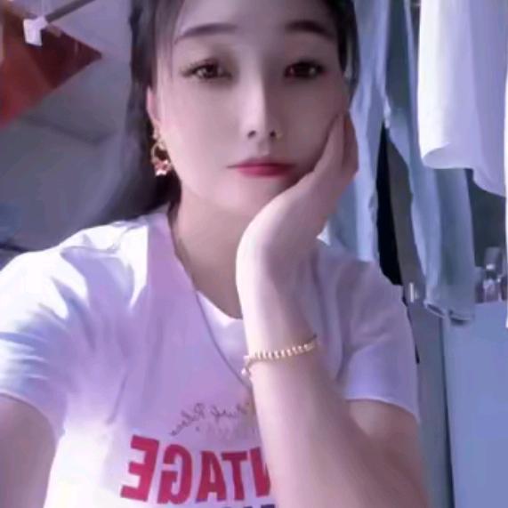 单身女人孤寡一辈子。