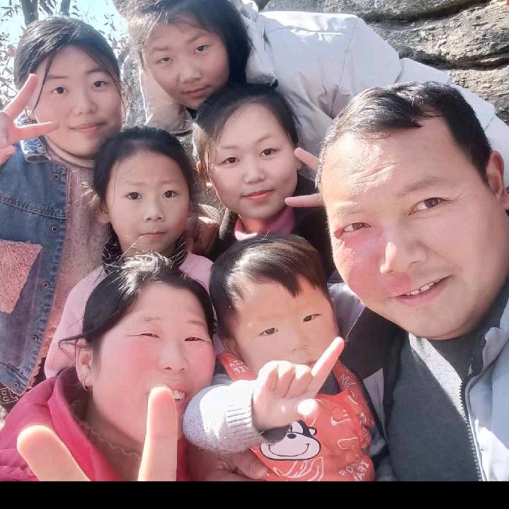 @老虎蔬果烟台富士8424西瓜