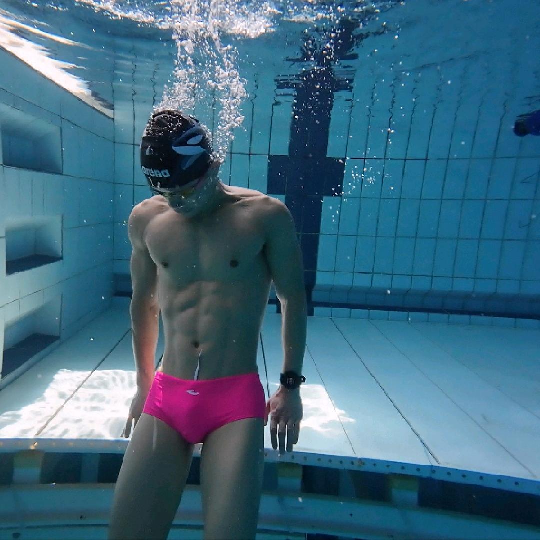 爱游泳的撸铁小菜鸡