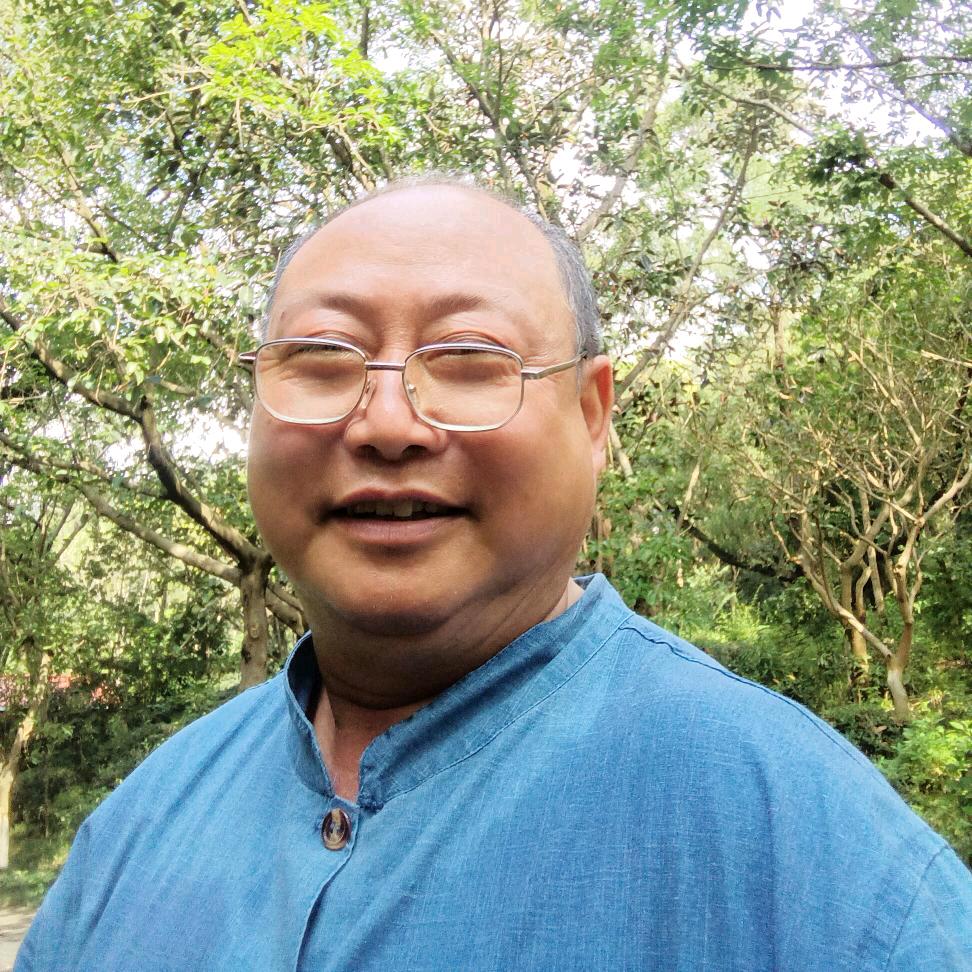 那一片彯零的树叶