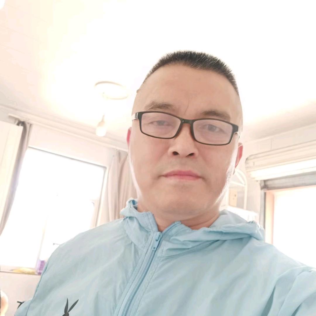 酷爱音乐的他