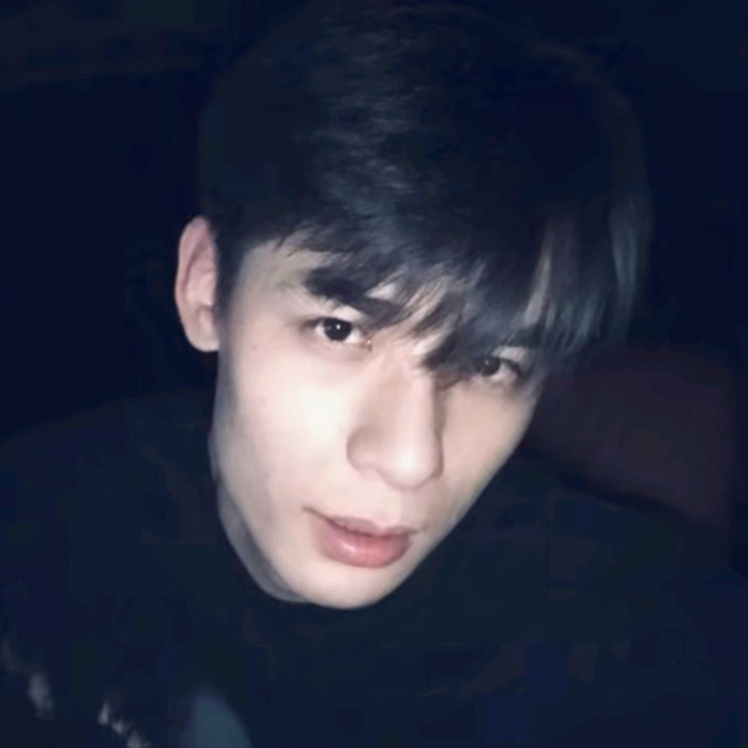 王 h w