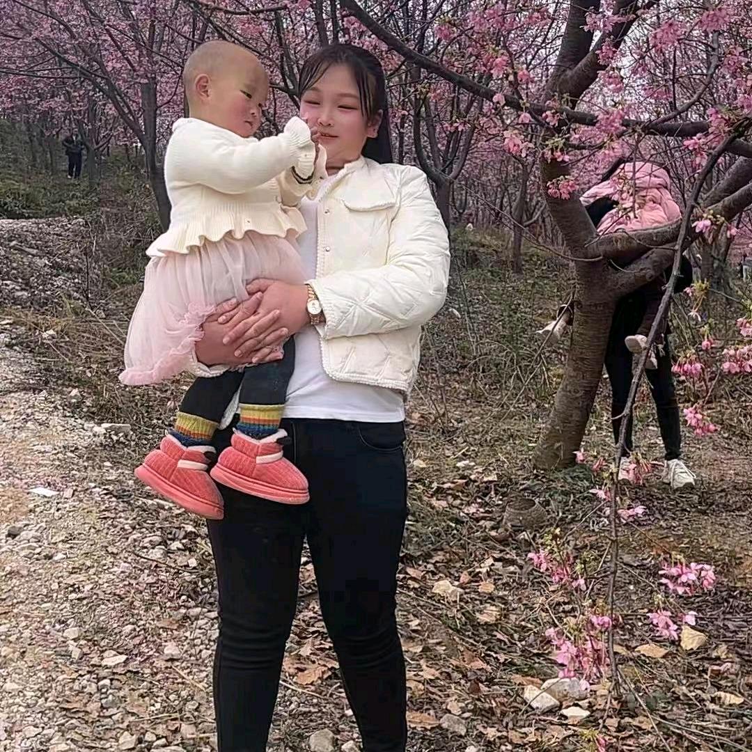 巧巧手工 订做婚鞋 有需要的请联系我