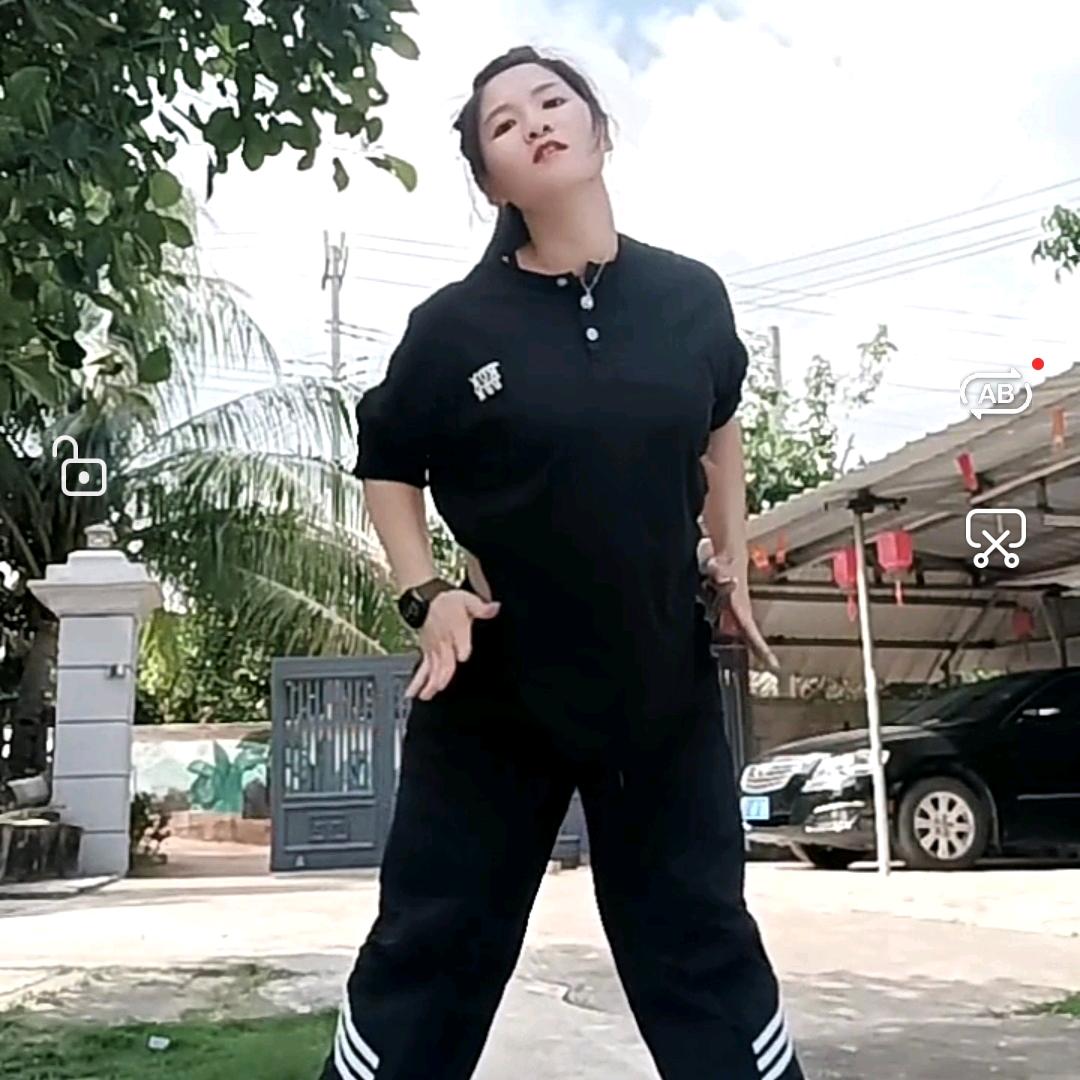 爱跳舞的卖砖妹子