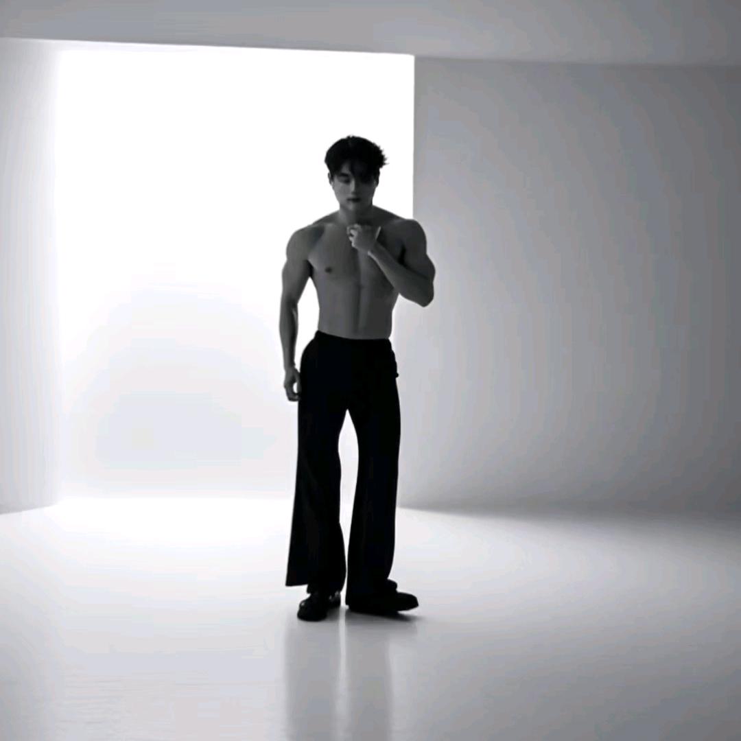 樾榆芷