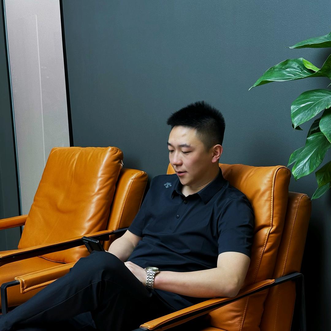 略懂运营的小张