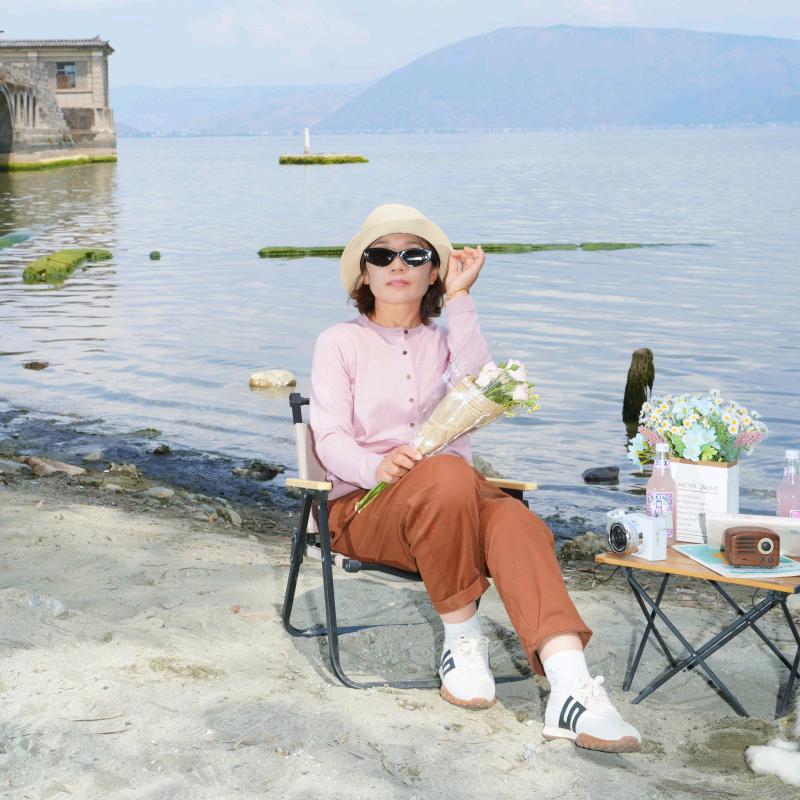 英子