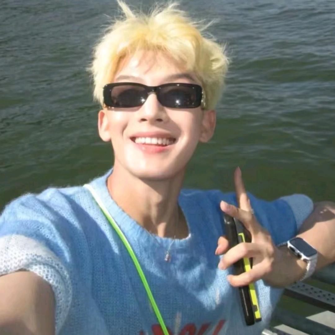 在宇宙徘徊☘️