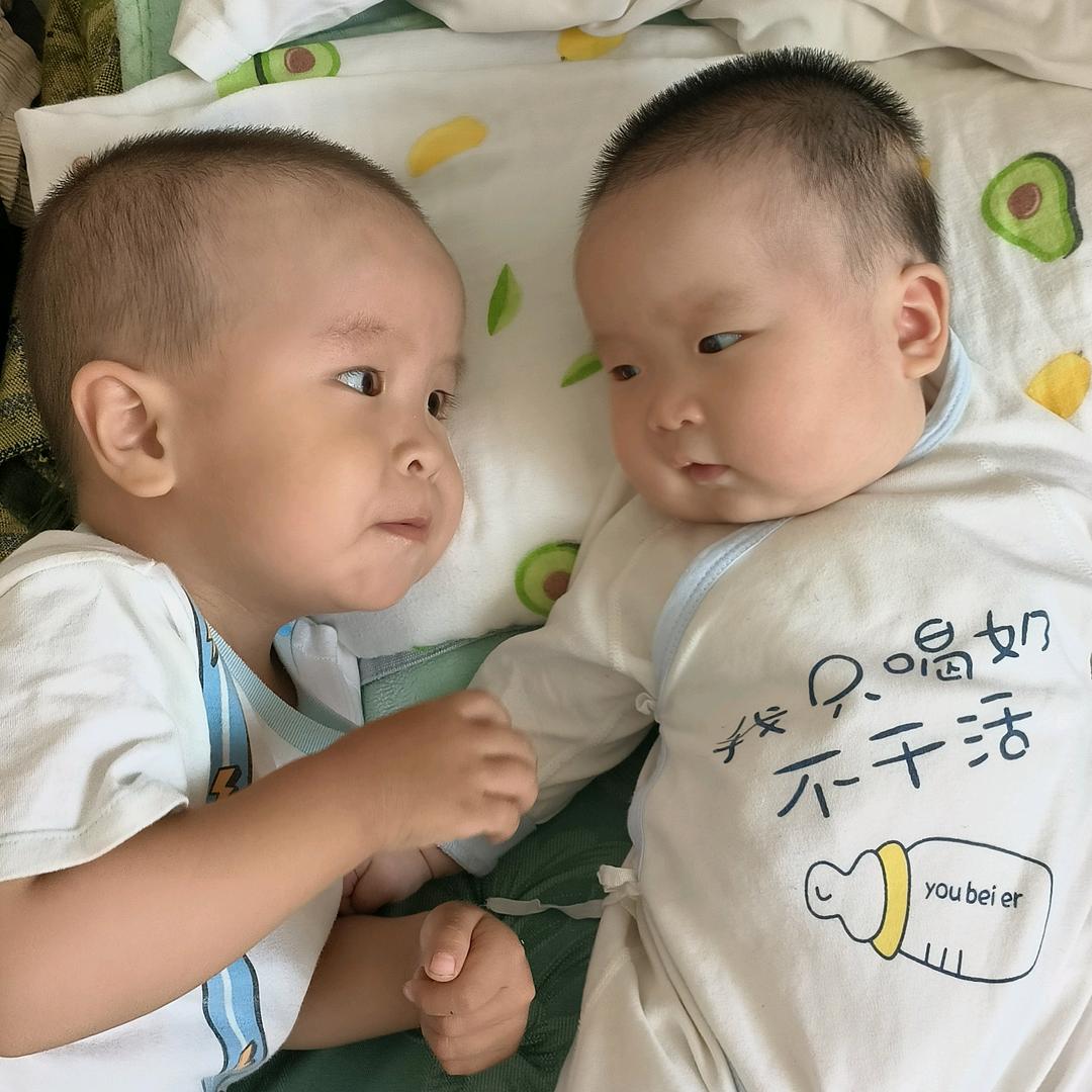 哲哲玥玥成长记