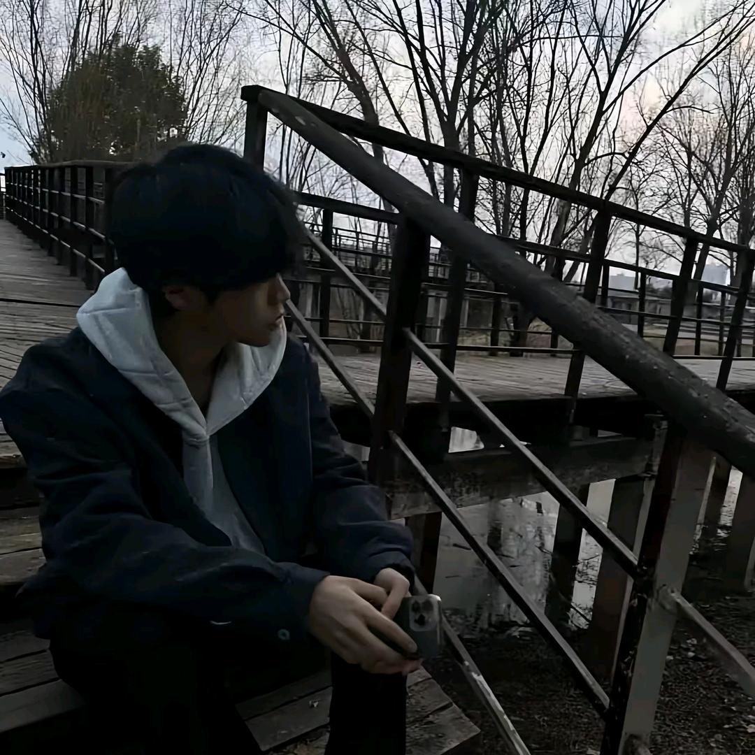 人丑嘴不甜长得危险还没钱