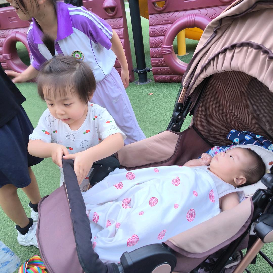 ୧⍤⃝🌻Bertha🍬