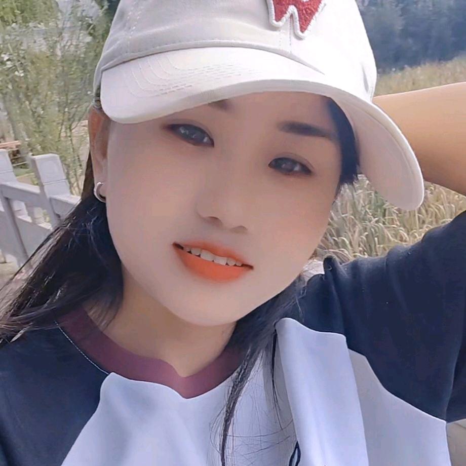 嘴角上扬
