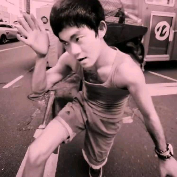 撸铁男孩