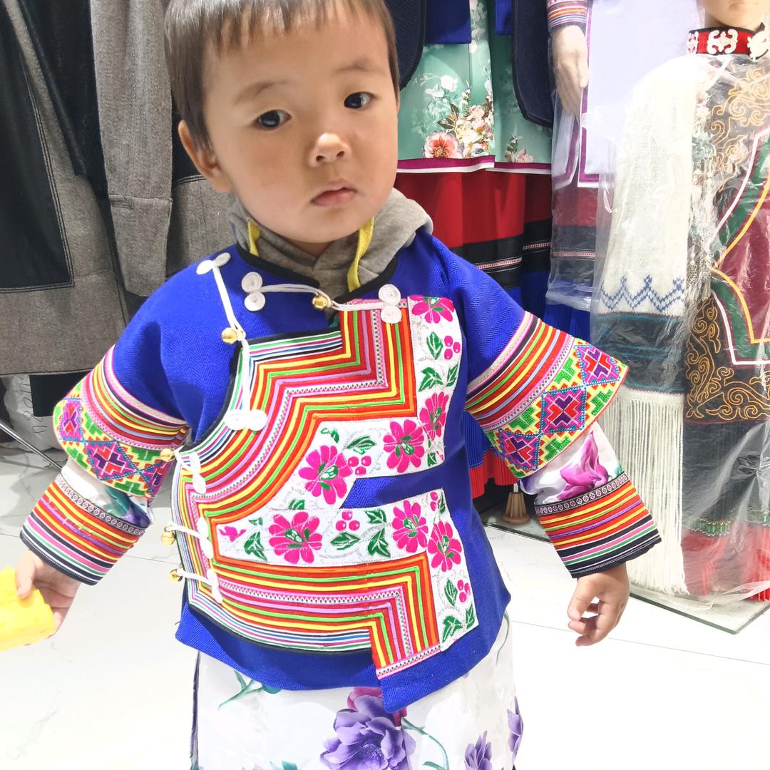 彝族宝妈