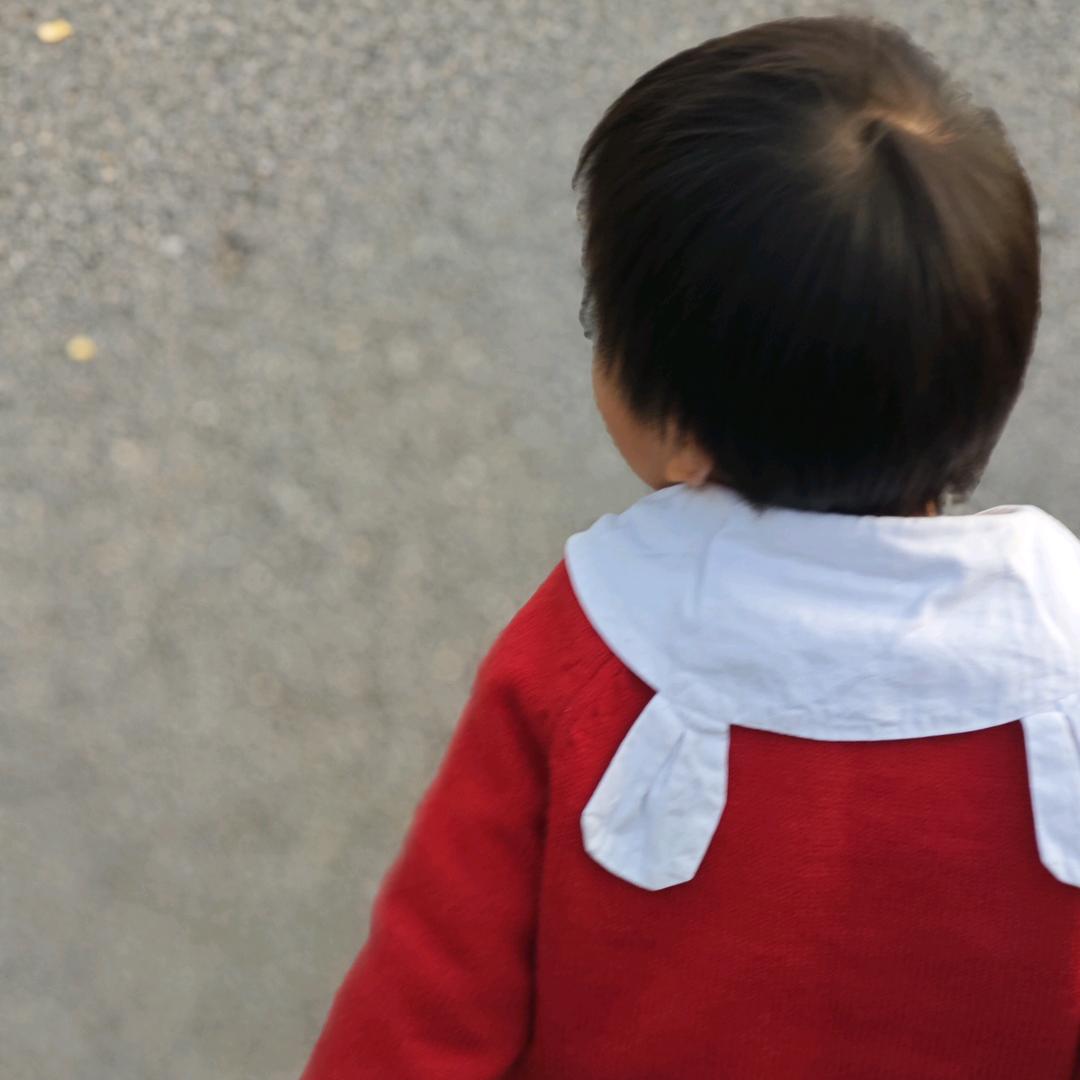 榴莲的短发女孩