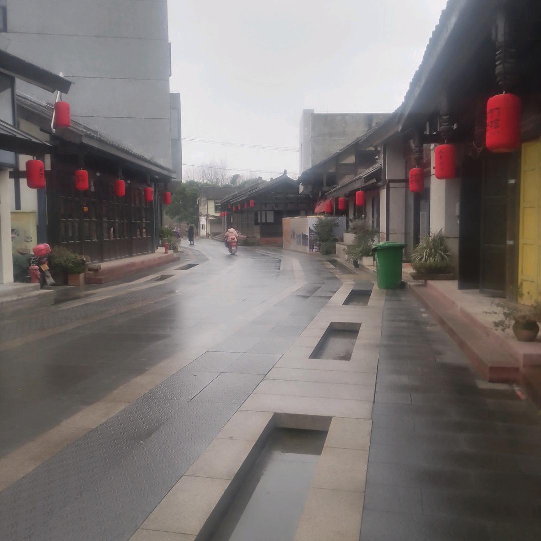 空中明月
