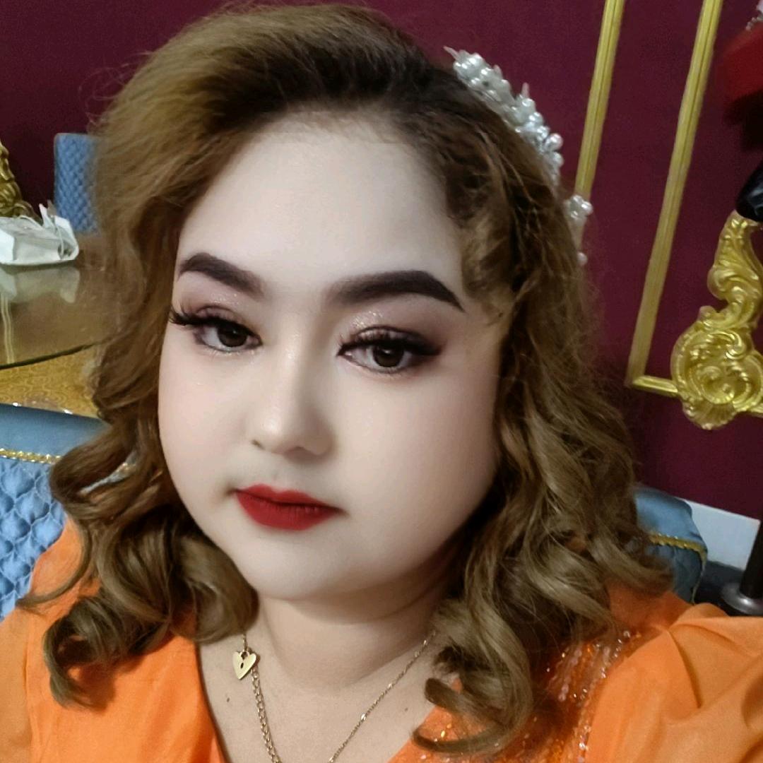 唯烂服装专业店