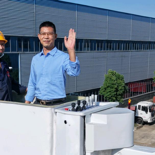 凌家柱，程力科奥绝缘臂斗高空作业车