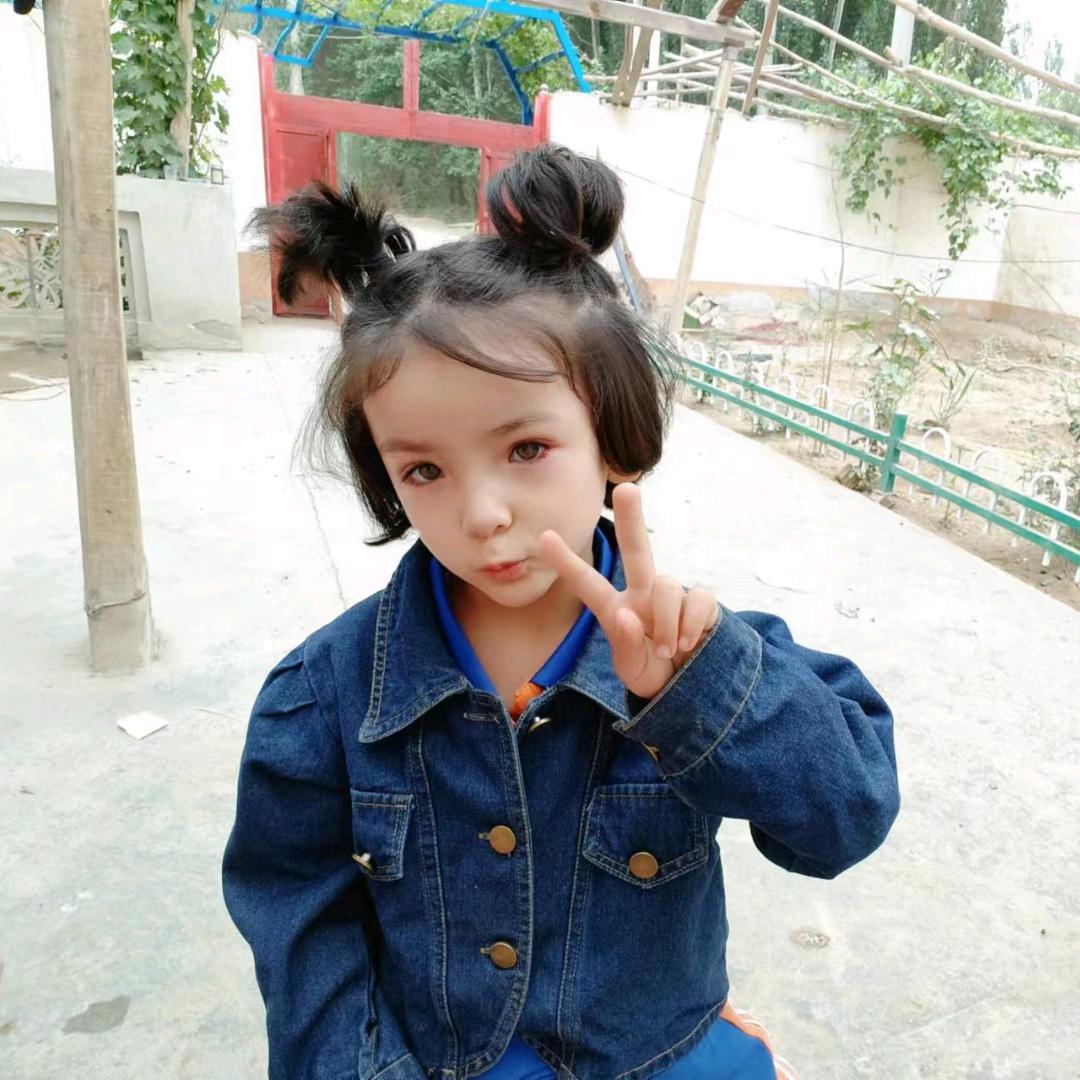 👨‍👩‍👧艾li 江❣️