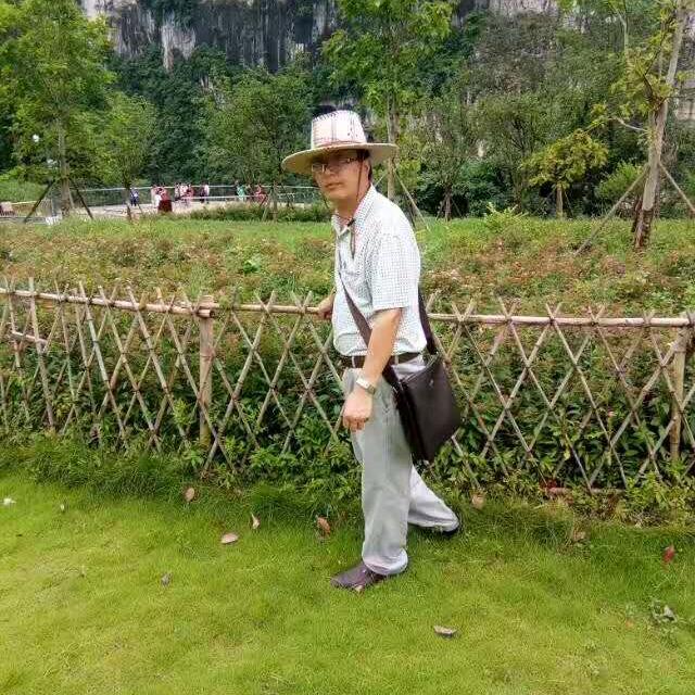 眼镜哥