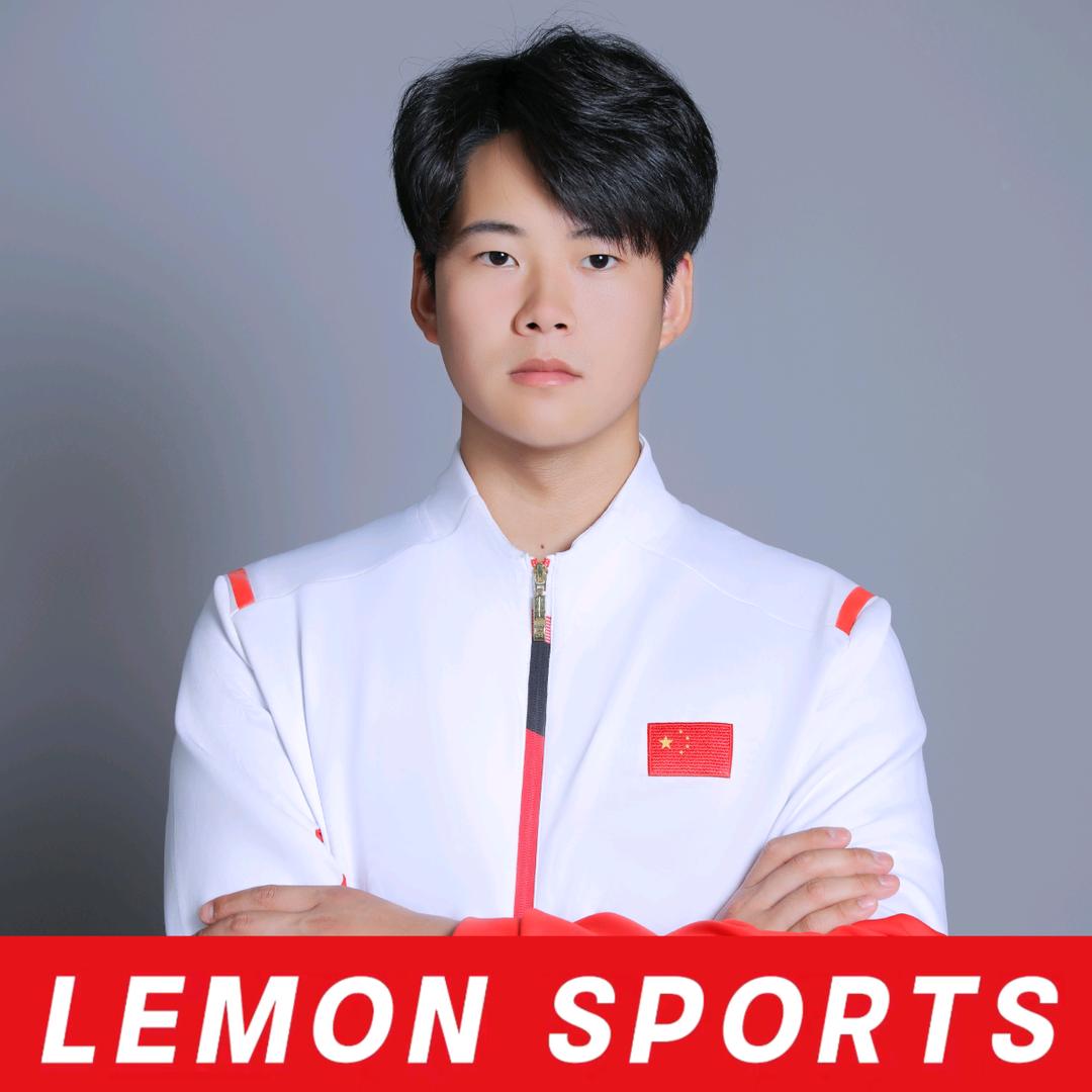 柠萌游泳健身杨教练