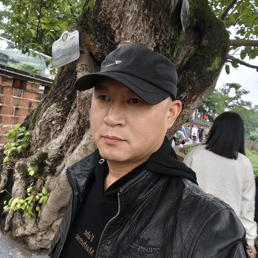 红衣哥哥