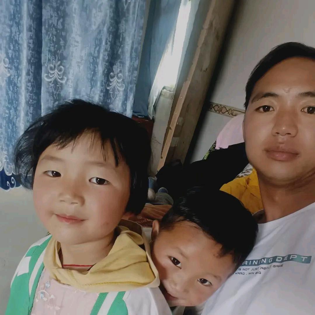 单身带着两个小宝贝