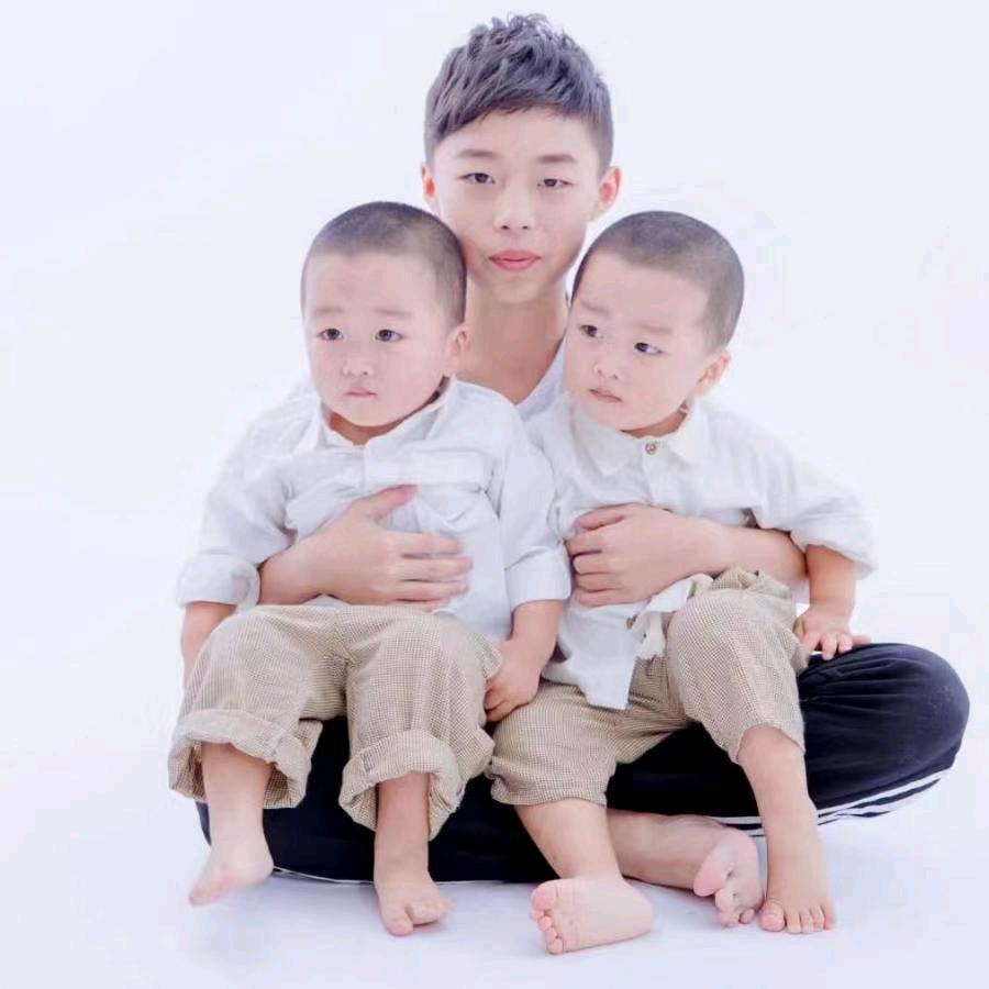 亮亮搞笑图文