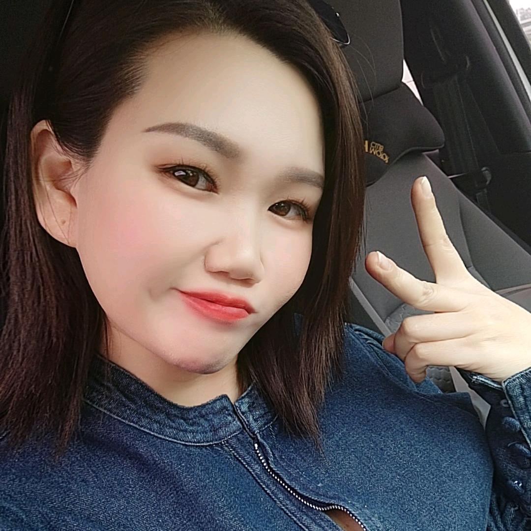 万梓（每天晚上九点都在万梓小号开播哦）