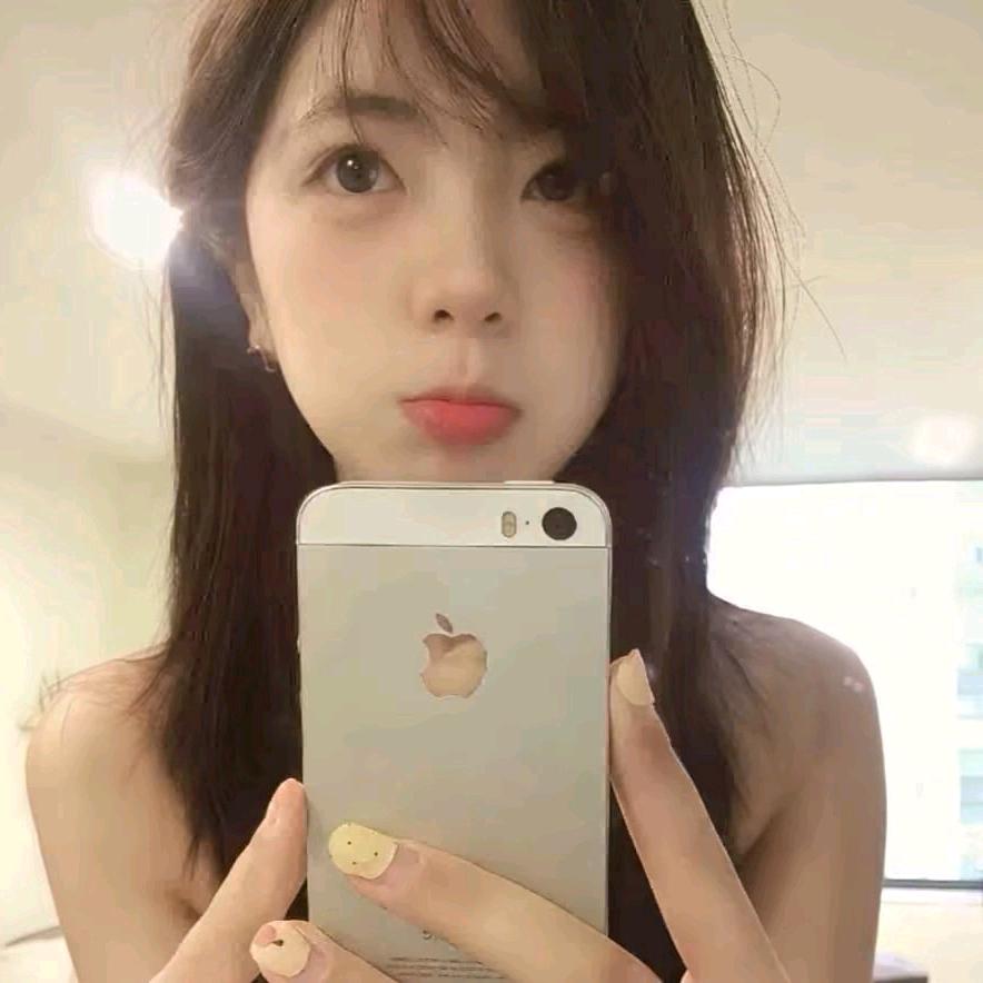 椿许冉.