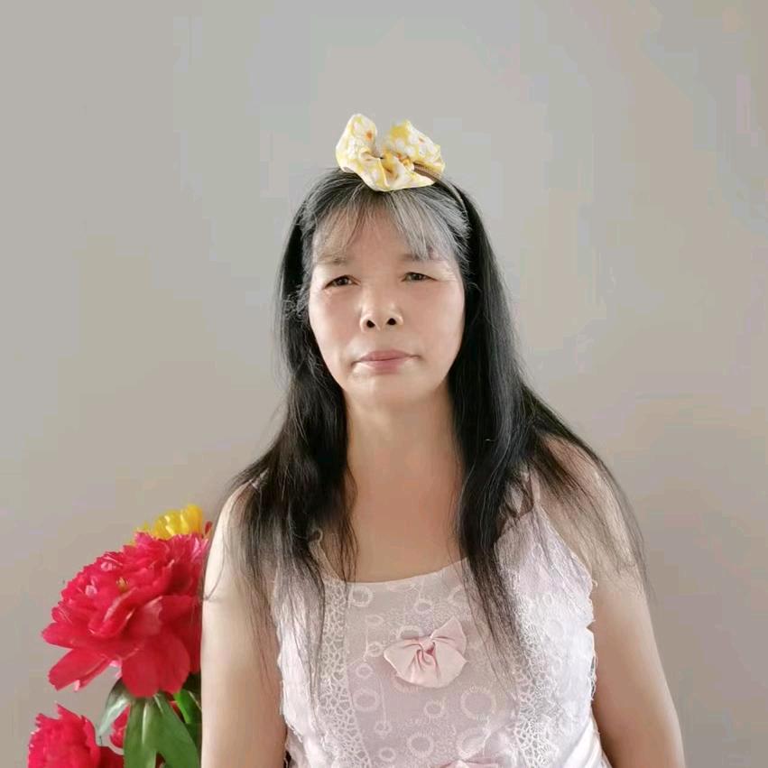 单身刘姐，晚上11，30开播，
